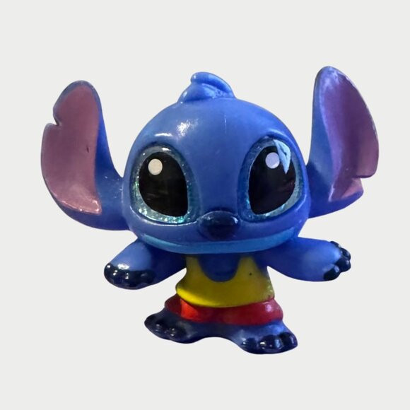 Disney Doorables Surf Shack Playset – Stitch Mini Figure, Common (Surf Variant) - Picture 3 of 6